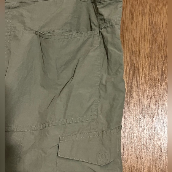Columbia khaki cargo capris - Picture 8 of 11